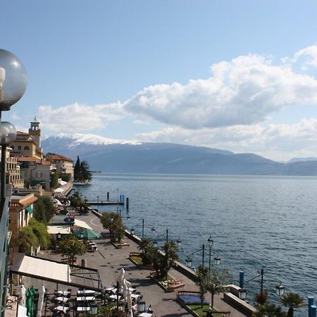 Hotel Diana Gardone Riviera Buitenkant foto