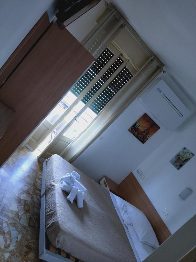 Hotel Diana Gardone Riviera Buitenkant foto