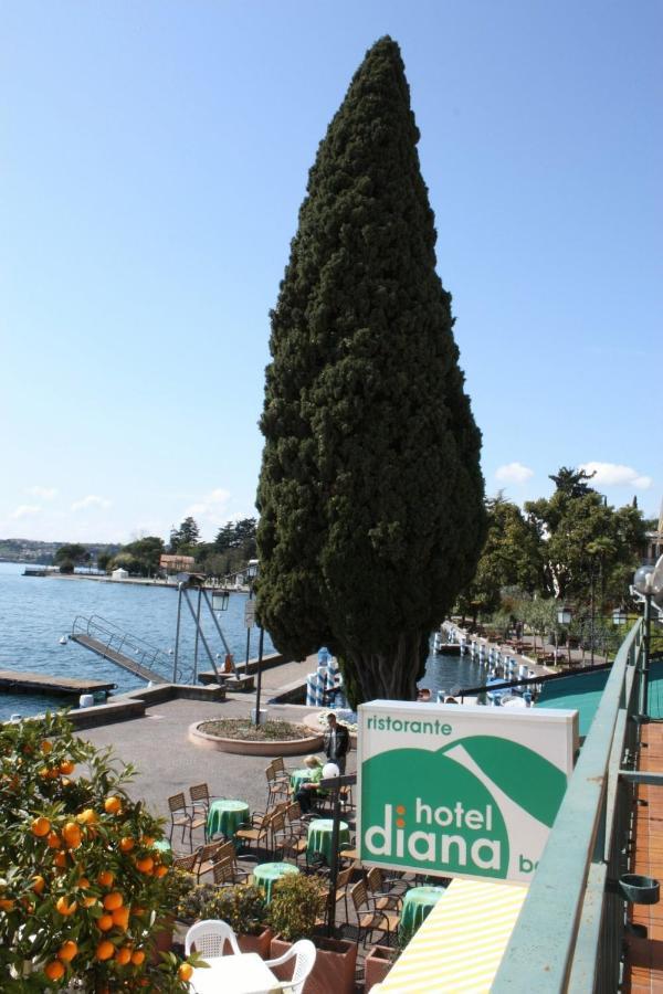 Hotel Diana Gardone Riviera Buitenkant foto