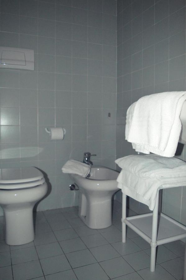 Hotel Diana Gardone Riviera Buitenkant foto