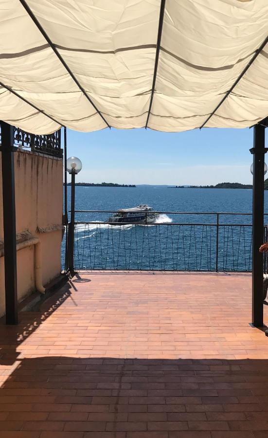 Hotel Diana Gardone Riviera Buitenkant foto