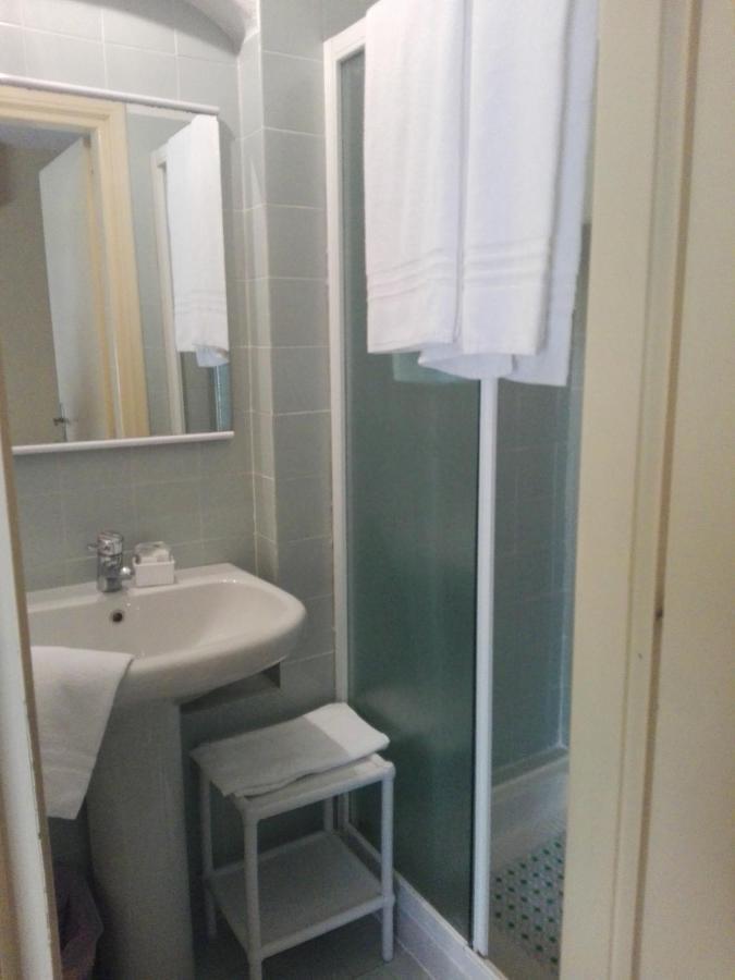 Hotel Diana Gardone Riviera Buitenkant foto