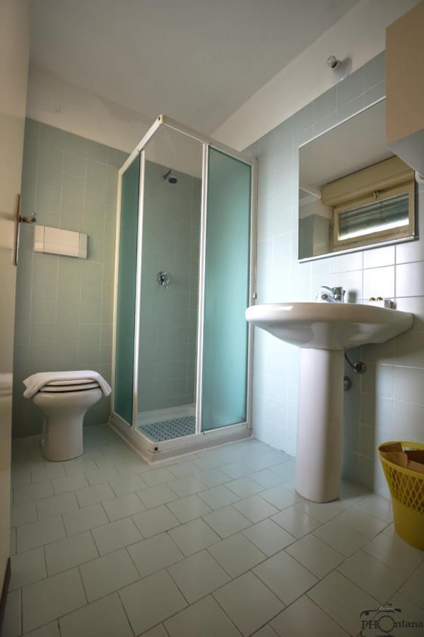 Hotel Diana Gardone Riviera Buitenkant foto