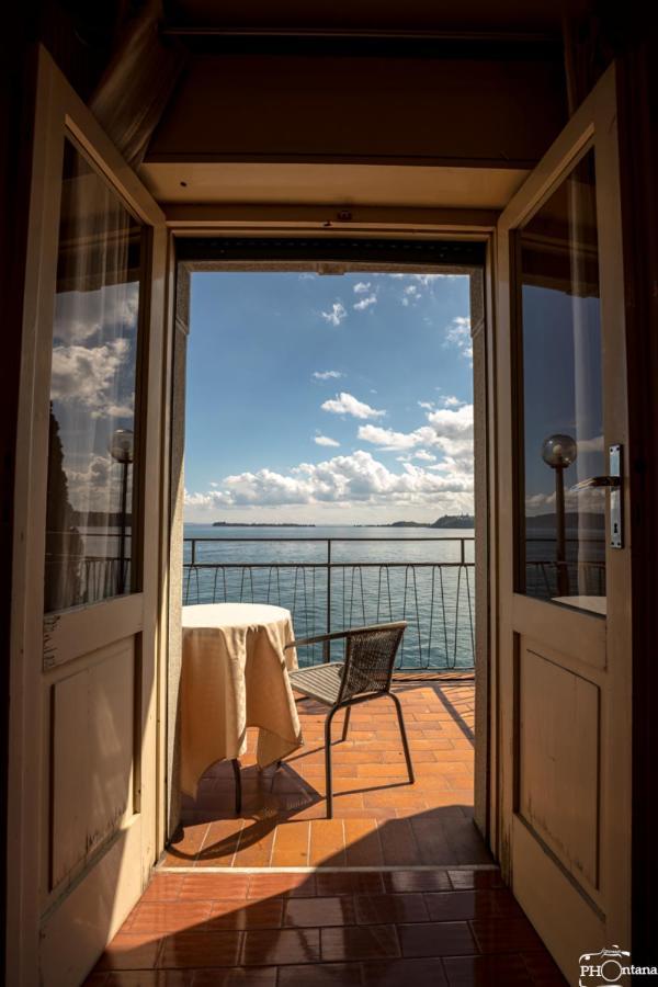 Hotel Diana Gardone Riviera Buitenkant foto